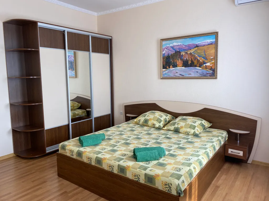 Дом с бассейном для большой компании