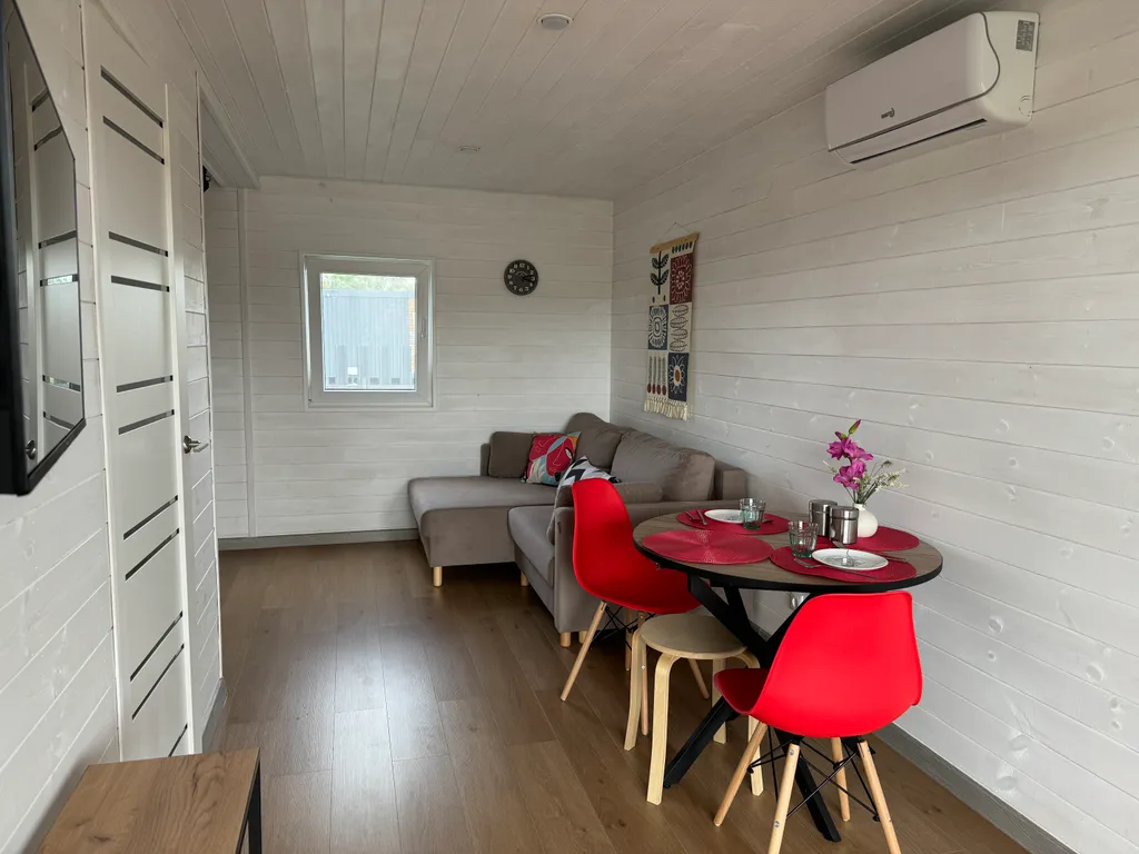 Дом с видом на луга и горы