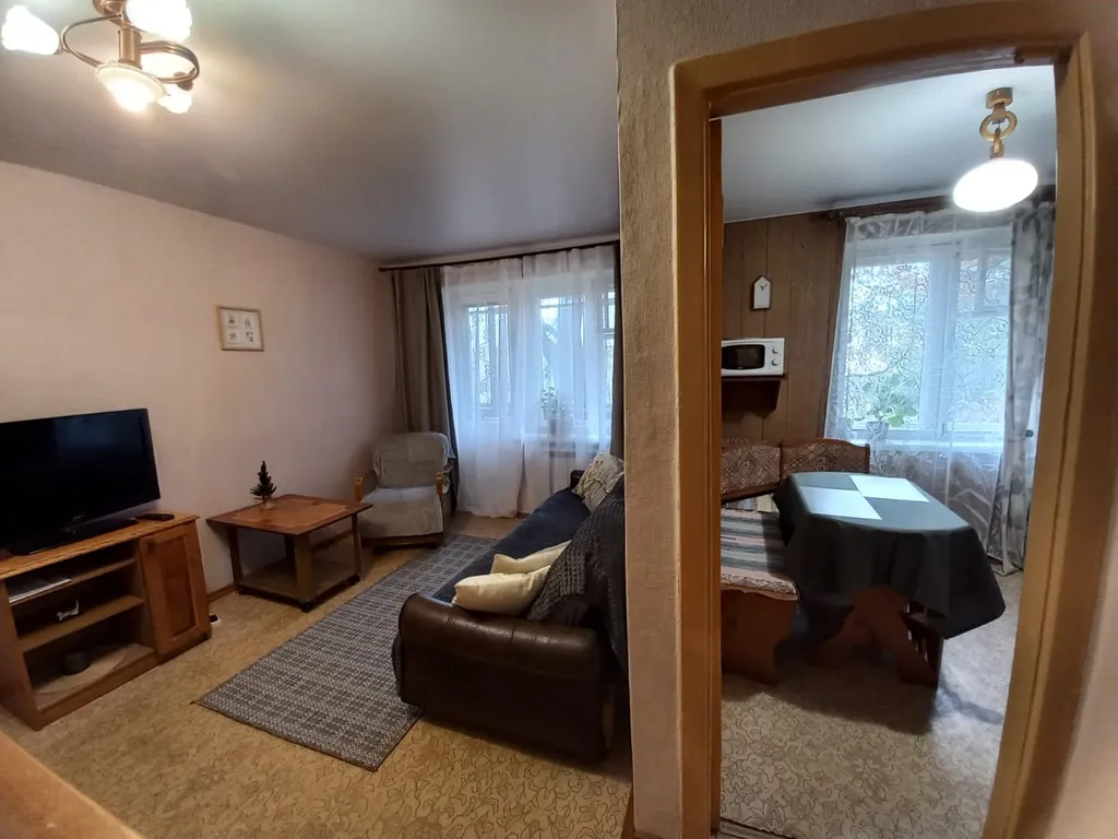 Квартира в доме у сквера