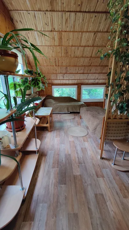 Частный дом с территорией и выходом в лес