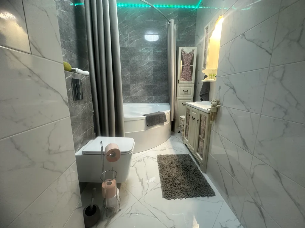 Шикарная новая трёхкомнатная квартира комфорт класса