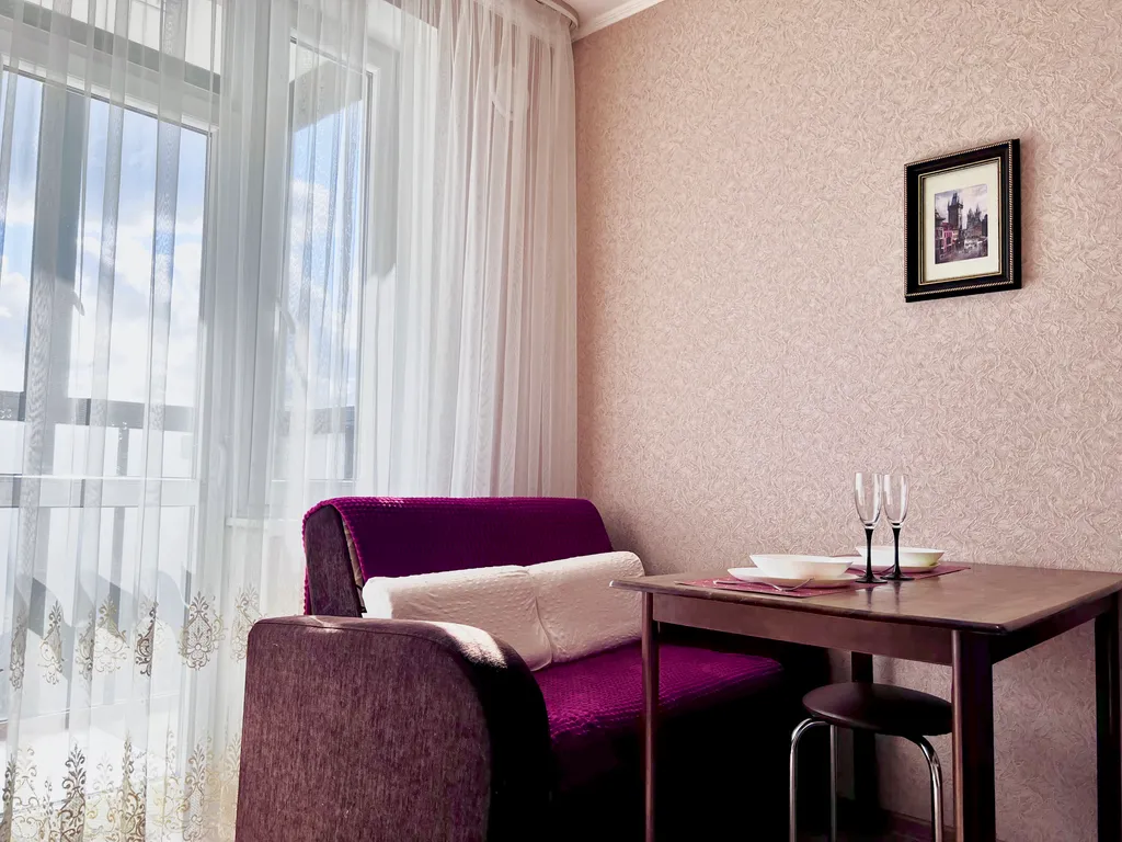 Огороженная парковка на Липовой аллее, Артиллерийская