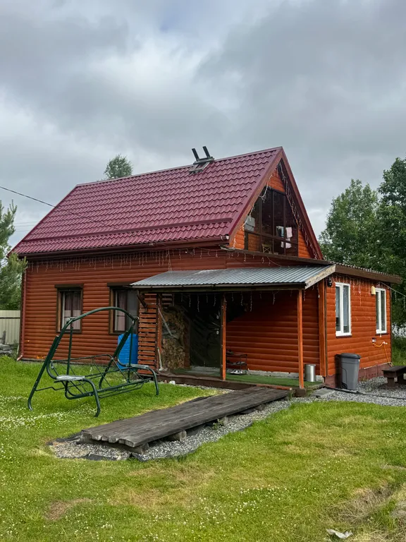 Домик на берегу речки