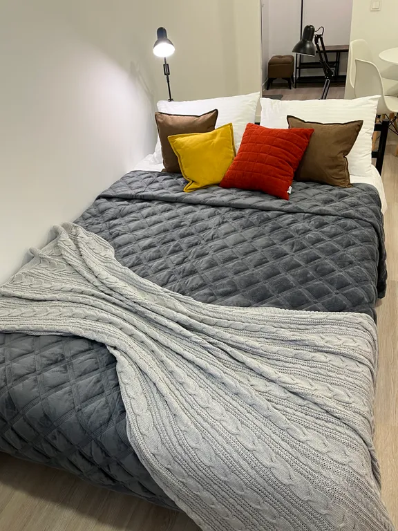 Квартира Квартира Уютная студия в стиле лофт с новым дизайнерским ремонтом — Красноярск