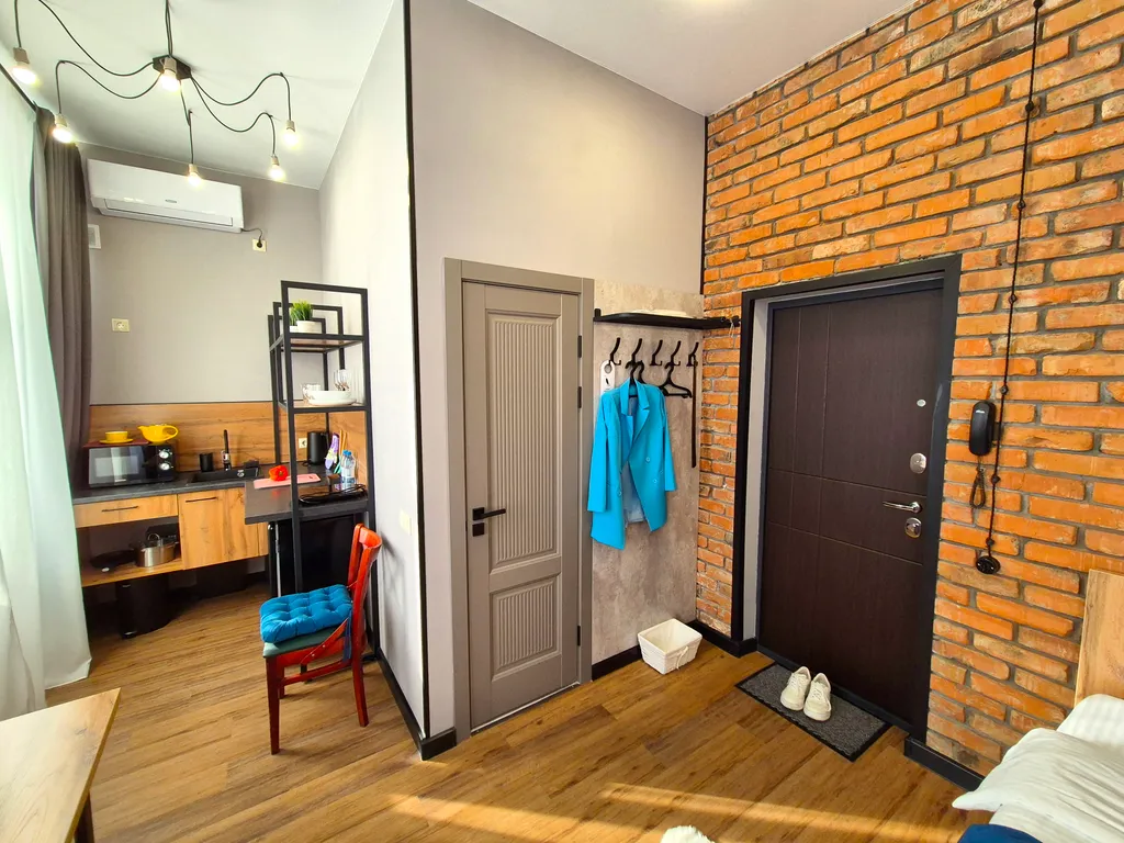 Современная студия в 10 минутах ходьбы от вокзалов