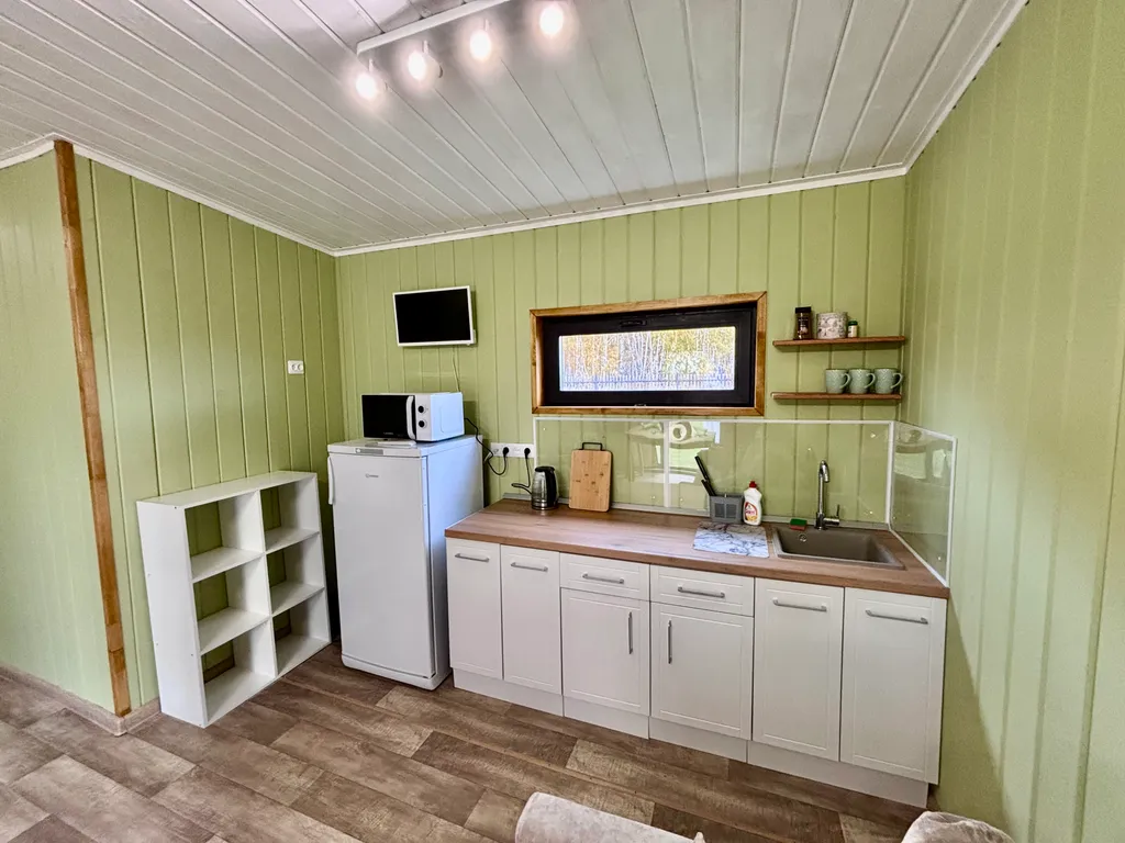 Новый, уютный дом на огороженной территории