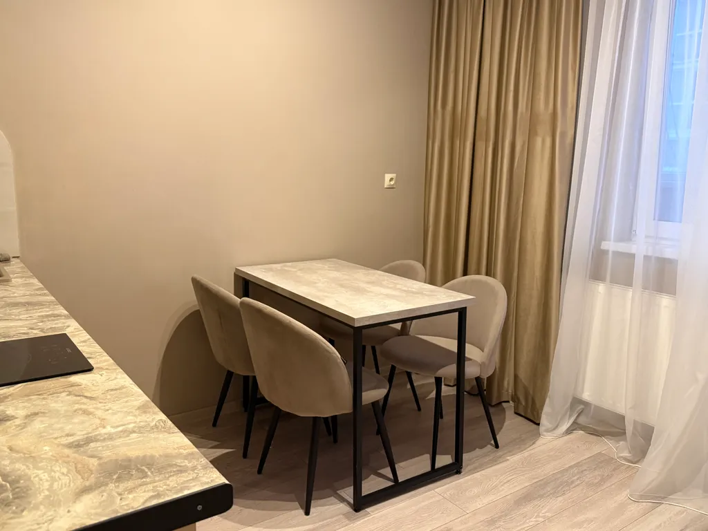 Двушка с евроремонтом и атмосферой загорода