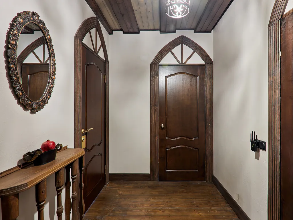 Готический замок Гранат Альдога