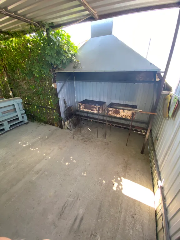 Комната в частном доме с отдельной кухней