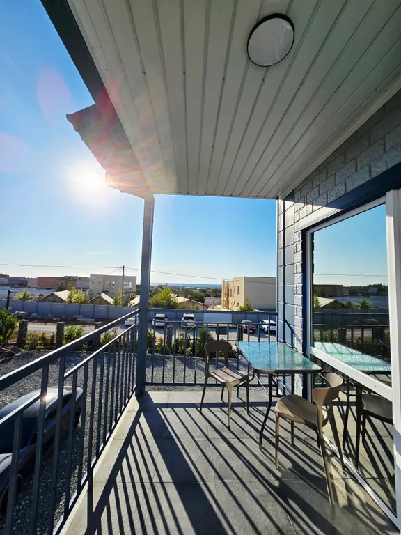 Двухкомнатный номер с видом на море