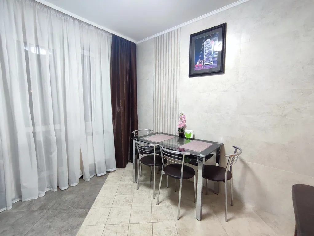 Новые апартаменты в центре, Амфитеатр, парки и старый город рядом.