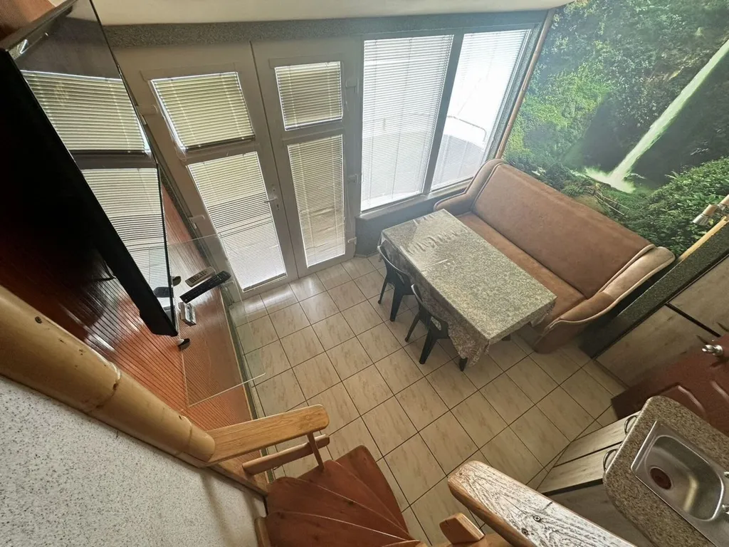 Квартира с мансардой и видом на море