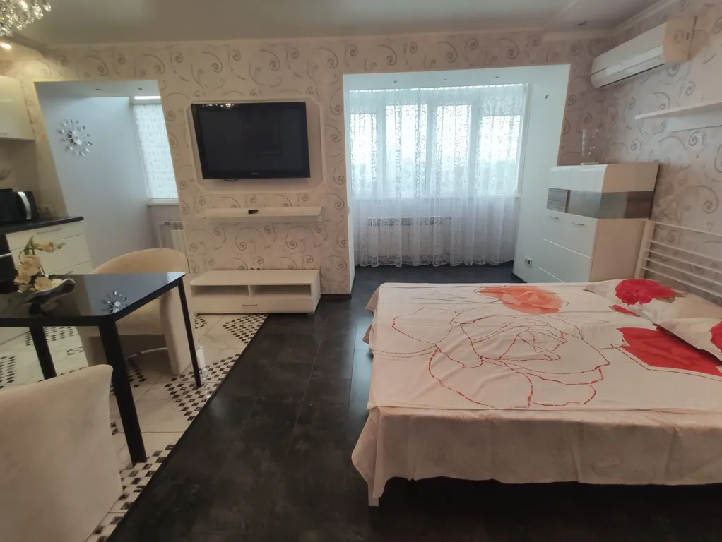 Видовая студия в центре с водой