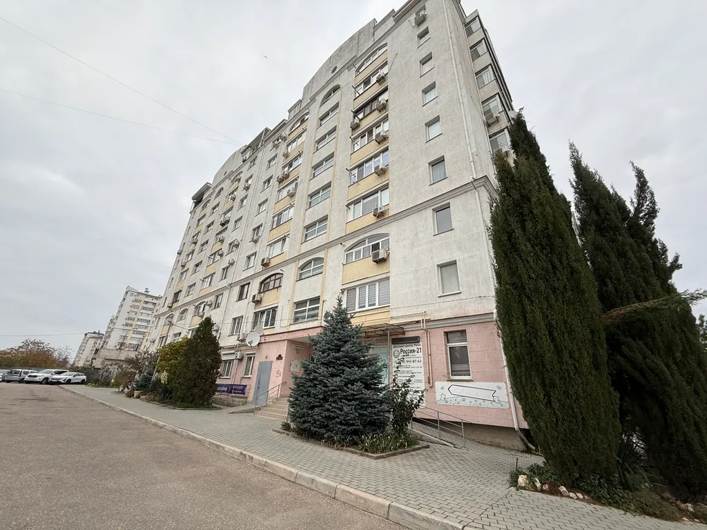 Рядом с пляжем Парк Победы