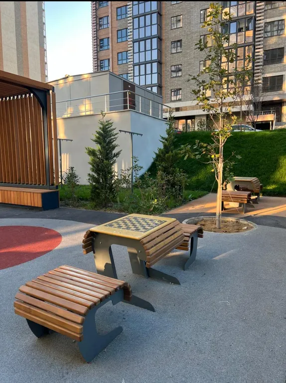 Новая квартира с видом на бухту, Маркхотскийй хребет и гору Колдун