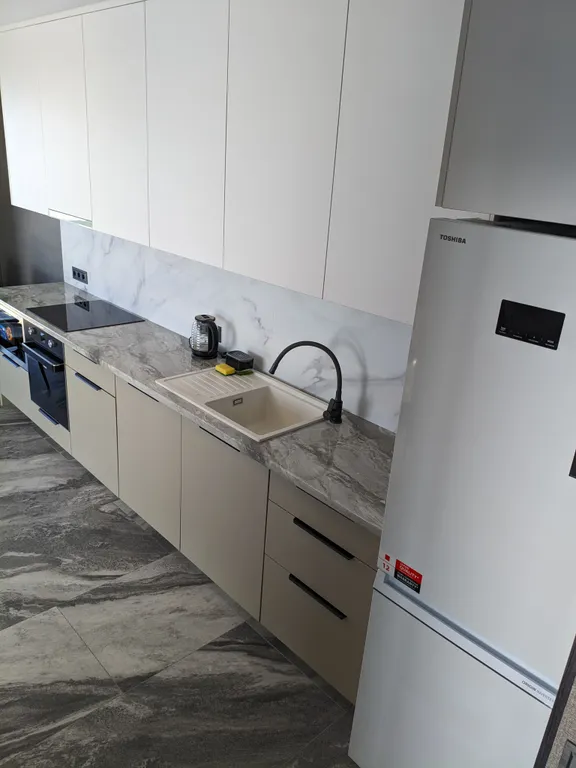 Квартира с отдельной спальней с лучшим видом на море и стадион