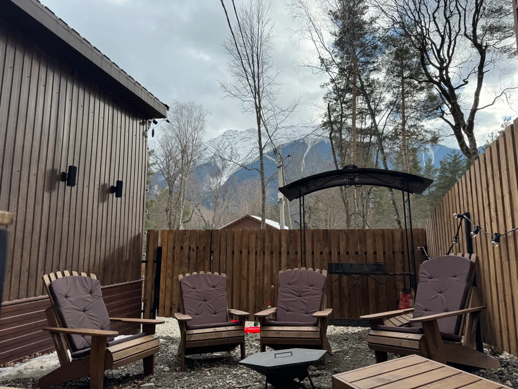 Коттедж House с террасой и видом на лес — Архыз