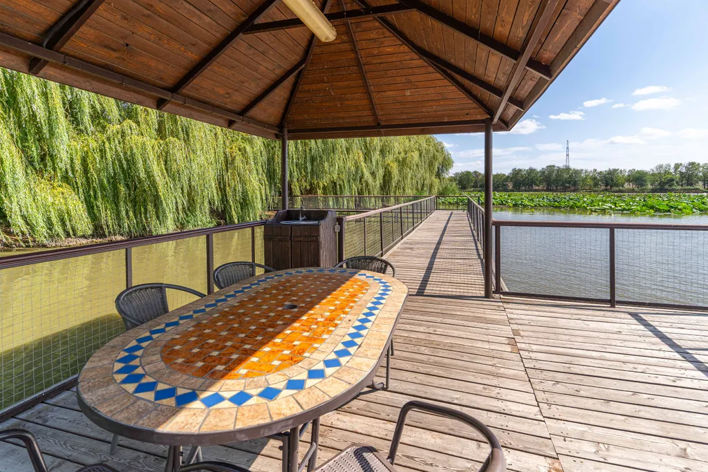 ВИП номер у реки с зоной барбекю, посещение зоны  СПА в подарок!