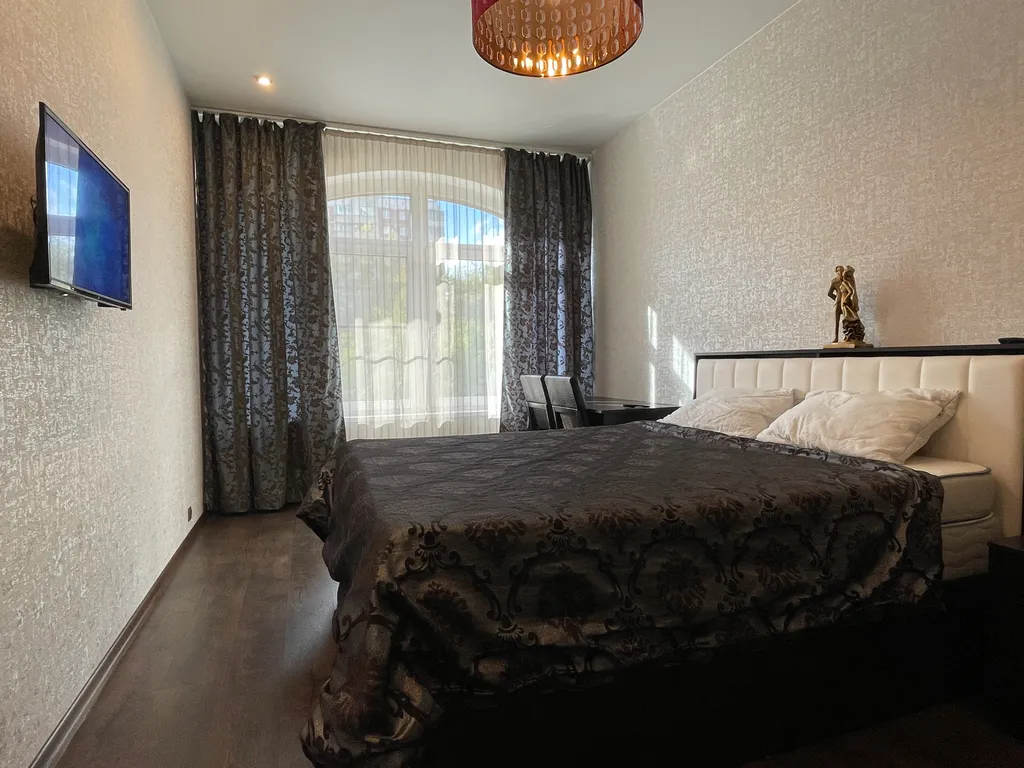 Люкс у ТЦ Аура, площадь Ленина, центр, подземная парковка