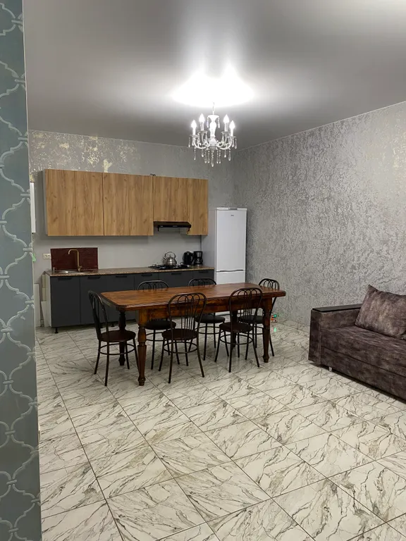 Коттедж 2х этажный с бассейном на 14 человек — аренда посуточно в Махачкала