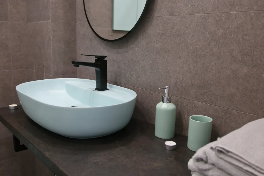 Квартира Апартаменты "Малевич" - мята лаванда и горький шоколад в интерьере — Калининград