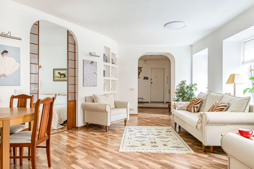 Стильная квартира с тремя спальнями и 2 санузлами у Спаса на Крови