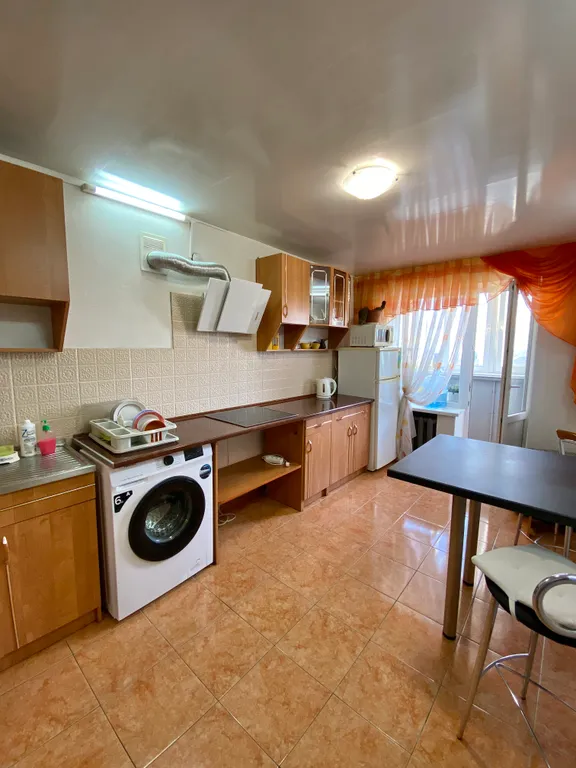 1-кв. Ул. 25 лет РККА 6-Б (центр, пл. Ленина)