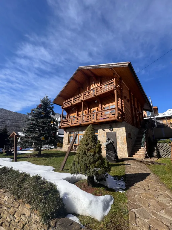 Уютный двухкомнатный номер с видом на горы