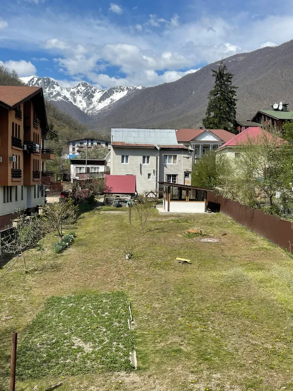 Коттедж в центре Красной Поляны с видом на горы