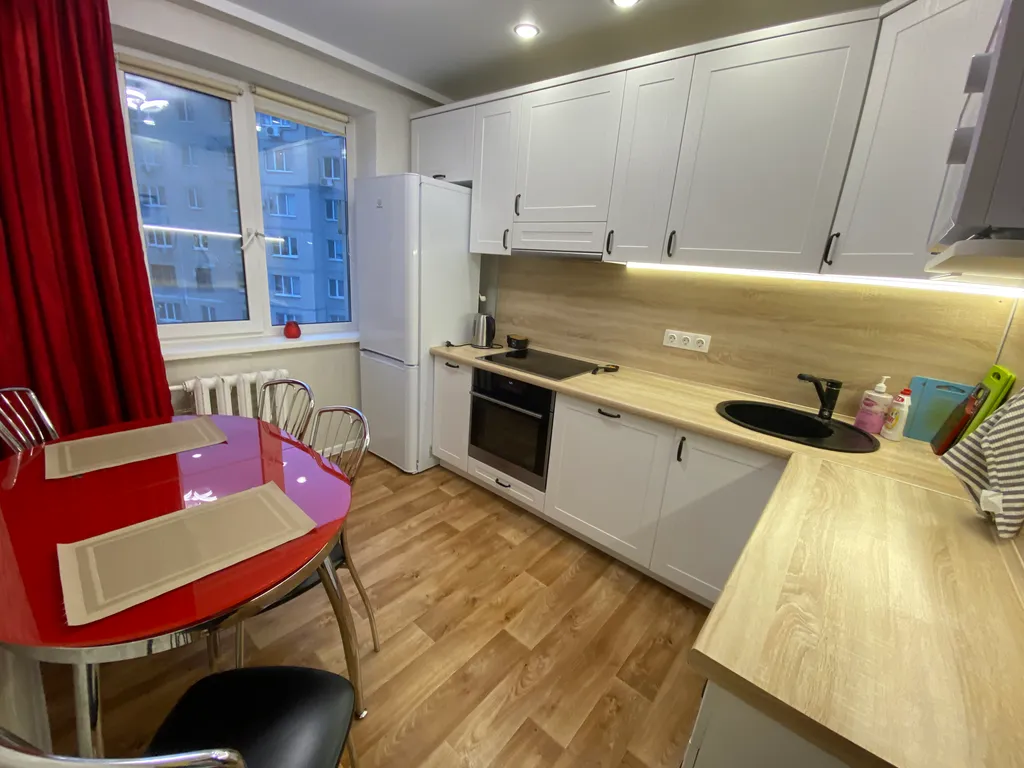 Уютная квартира в центре города — аренда посуточно в Тюмень