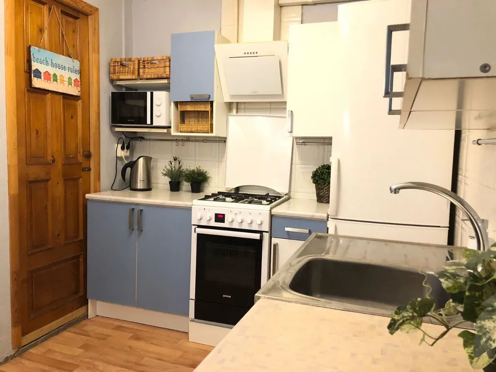 Видовая двухкомнатная квартира в 300 метрах от пляжа