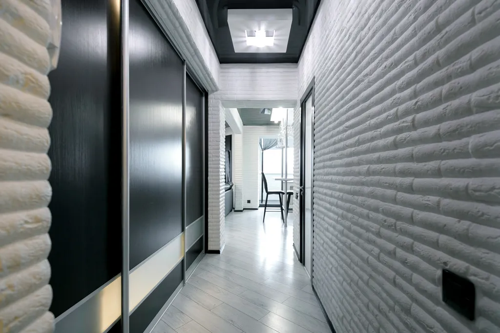 Дизайнерская студия в черно-белом стиле