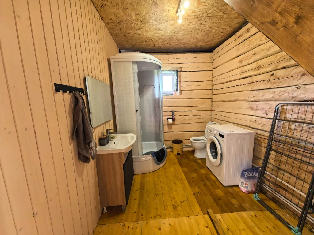 Коттедж Новый дом у озера с бесплатным бильярдом, рядом с турбазой Чайка — Ланино