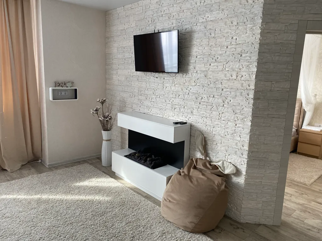 Евродвушка с камином и джакузи около увауга