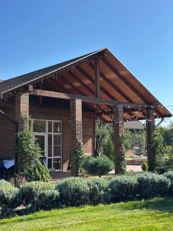 Коттедж Villa Rai, уют и отдых в окружении дубового леса с теплым бассейном — аренда посуточно в Крымск