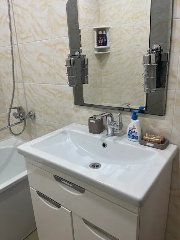 Светлая 2-комнатная квартира со всеми удобствами