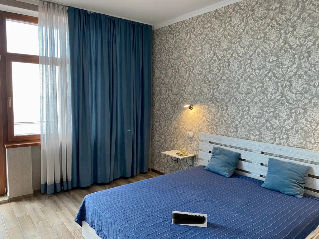 Светлая студия возле моря