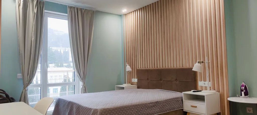 Большая студия с видом на гору Ай-Петри