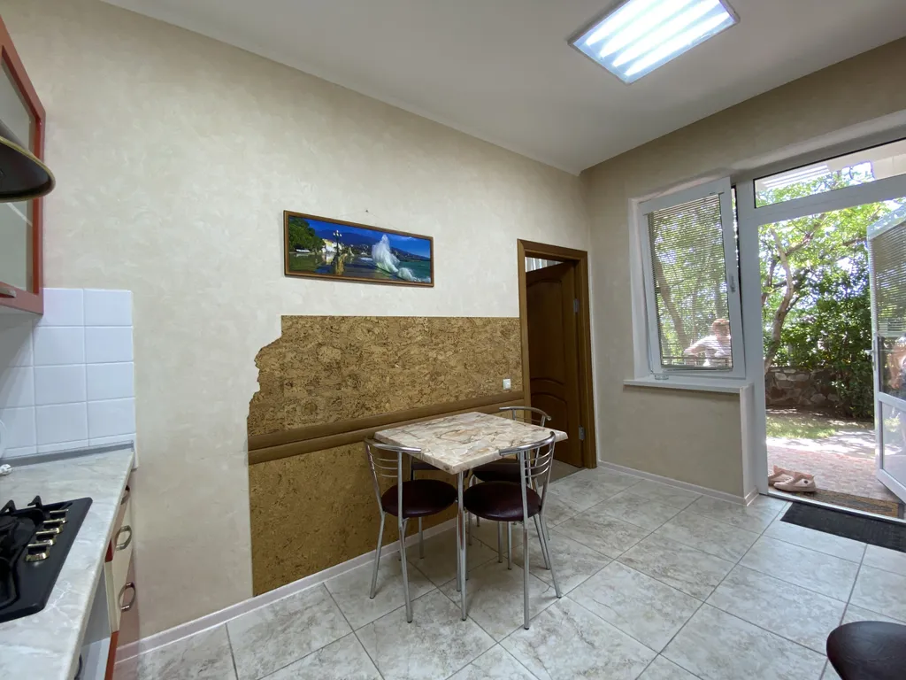 Этаж дома 500 метров от моря с бассейном