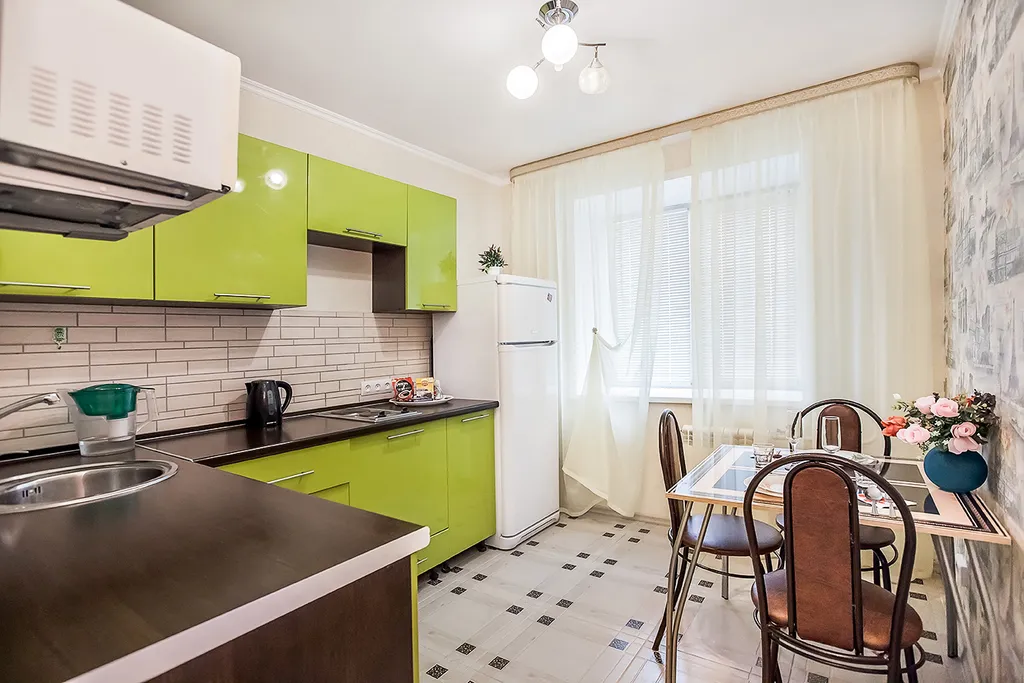 Центр города, красивый и зелёный 16 квартал, недалеко Южное шоссе