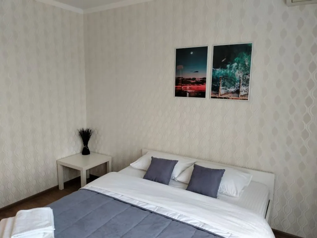 Уютный дом для большой семьи или компании в окружение сада