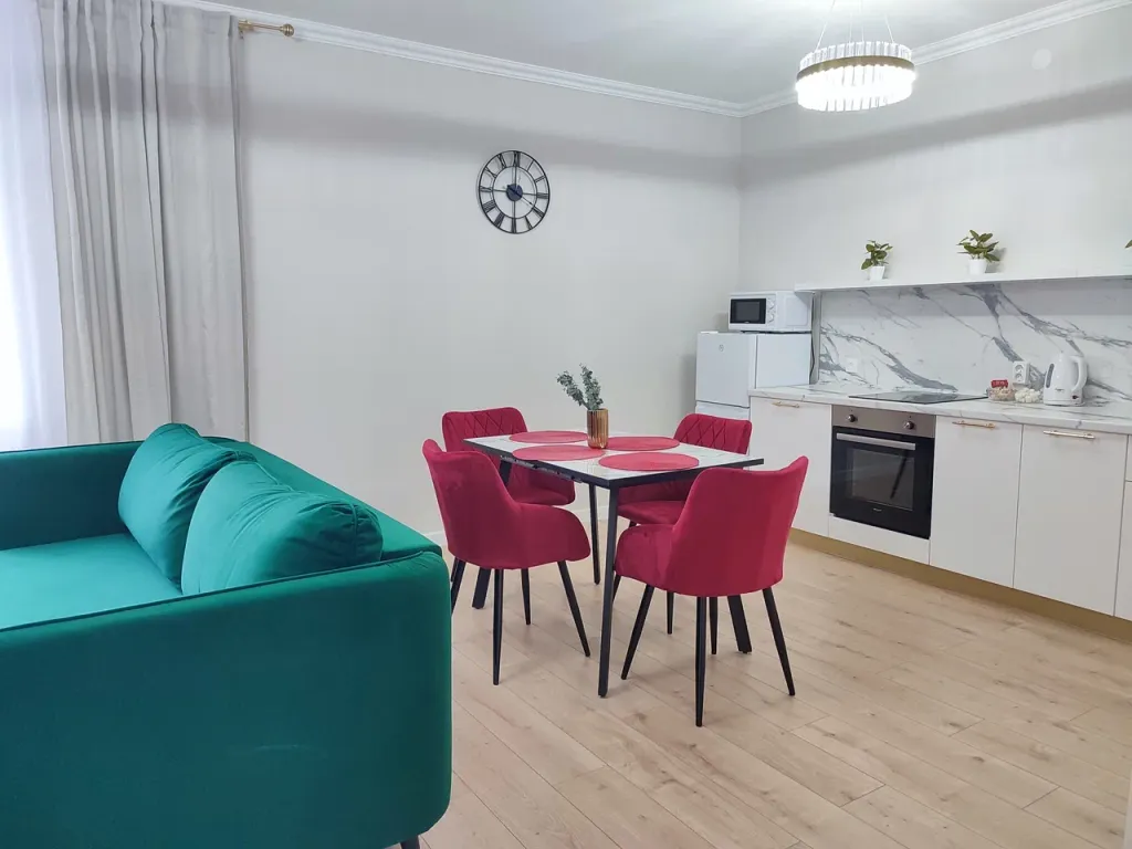 Светлые двухкомнатные апартаменты