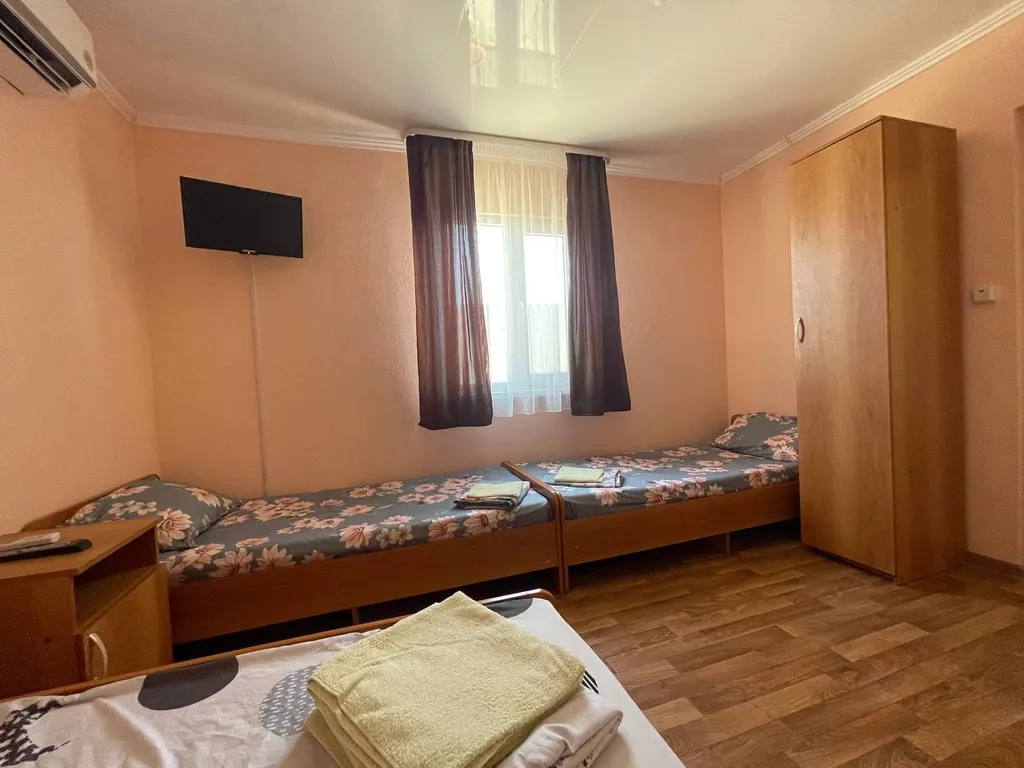 Домик на берегу моря