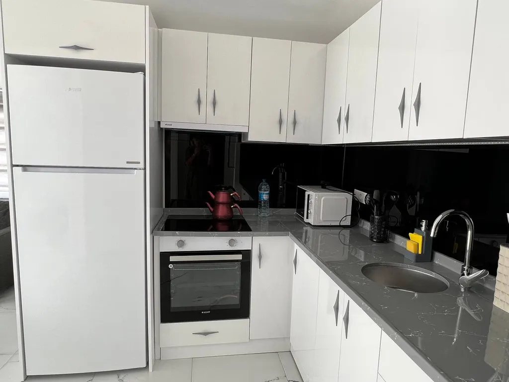 Стильные, комфортные апартаменты с видом на море Sky