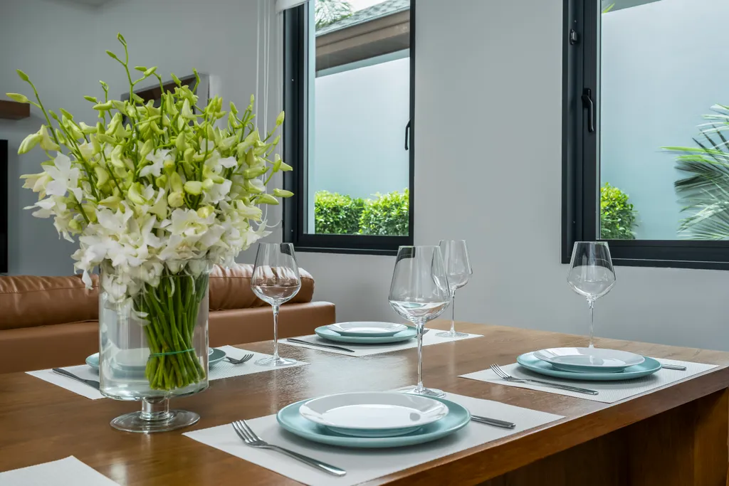 Новая вилла с бассейном, террасой и барбекю зоной, рядом с Боат авеню