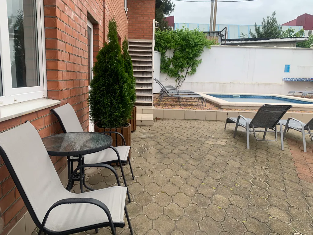 Квартира Квартира Трёхместный номер возле бассейна первый этаж — Геленджик