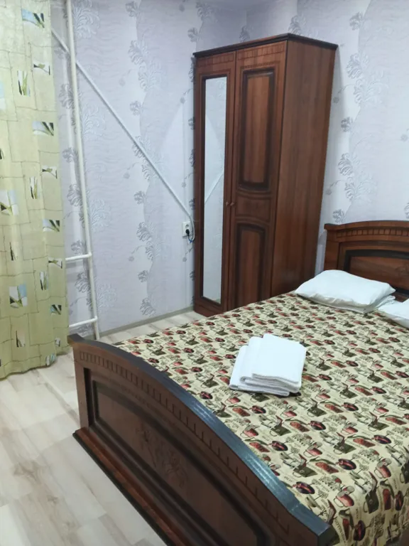 Квартира Квартира Двухкомнатный пятиместный семейный номер с удобствами — Адлер