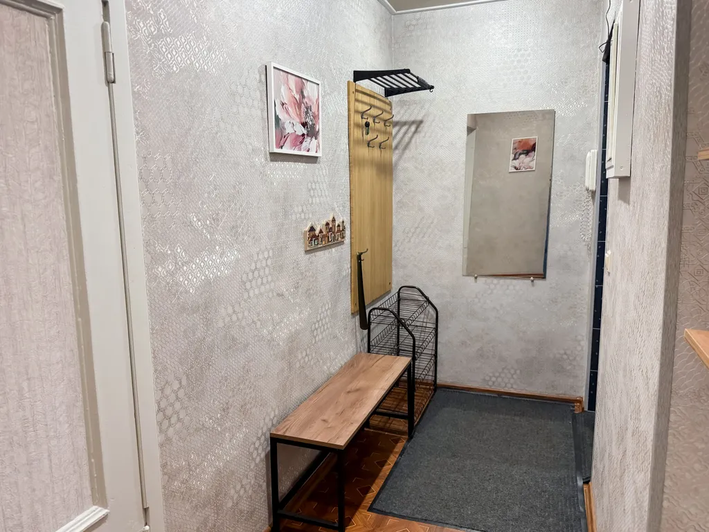 Квартира 2‑комн. квартира в центре Мурманска на ул. Коминтерна, 22 — Мурманск