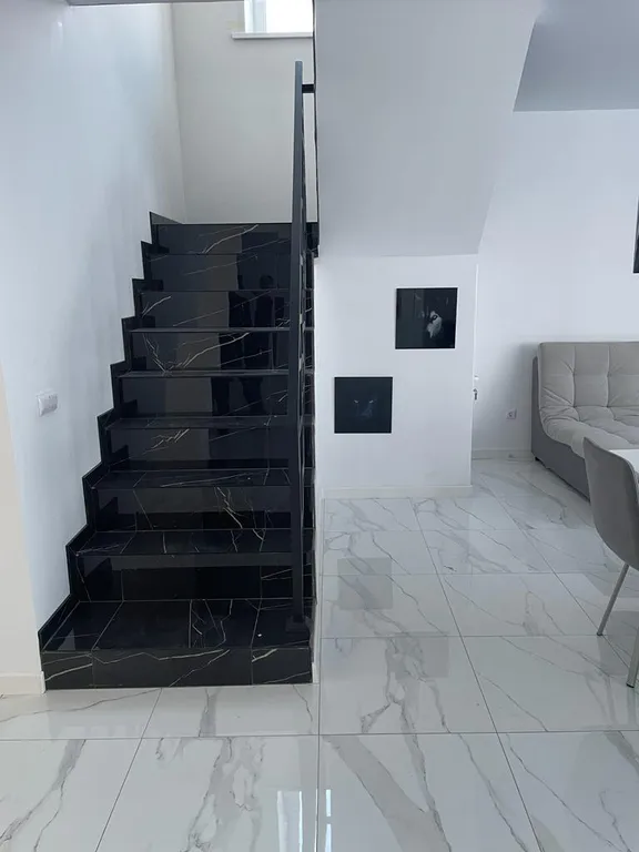 Коттедж с теплым бассейном и баней в 15 минутах от города