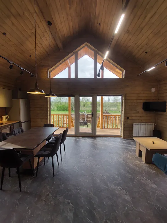 Домик на берегу Волги